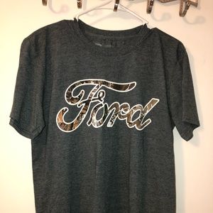 Casual/Comfy FORD t-shirt.